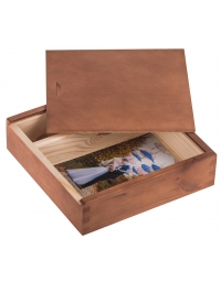 Drewniane pudełko na zdjęcia 10x15 i pendrive, kolor ORZECH