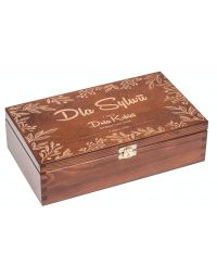 Herbaciarka drewniana 8, kolor orzech Dzień Kobiet, grawer